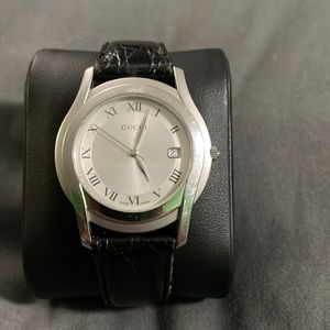 Vintage gucci 5500M ladies watch